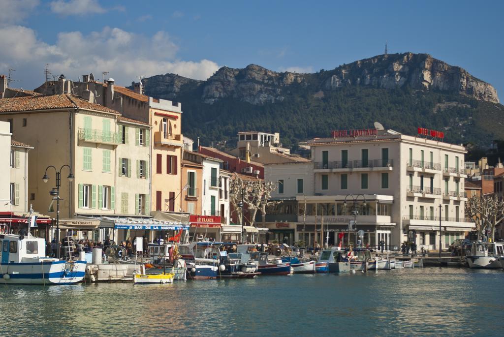 Les Barques, Vue Splendide Sur Le Port De Apartment