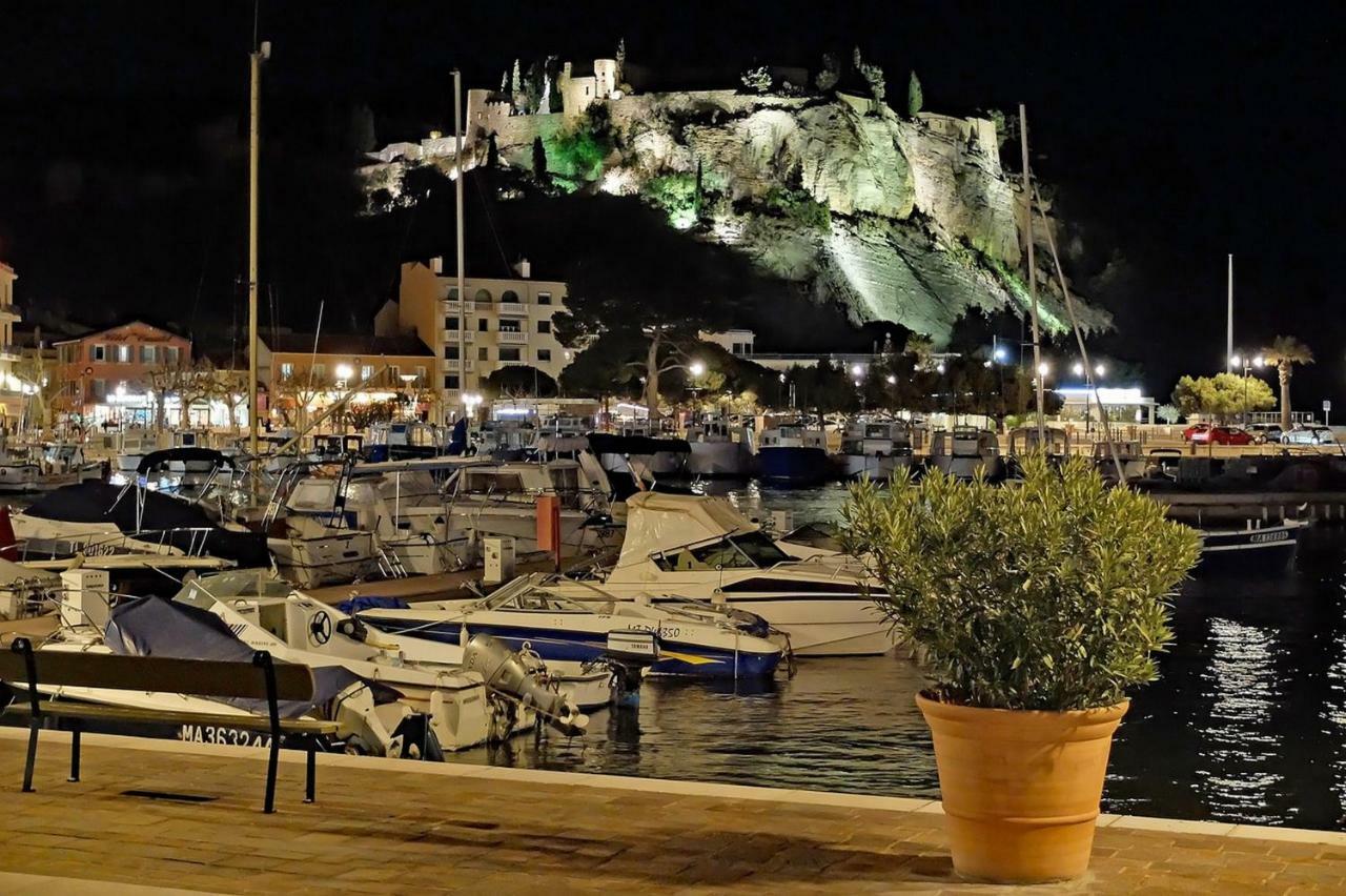 Les Barques, Vue Splendide Sur Le Port De